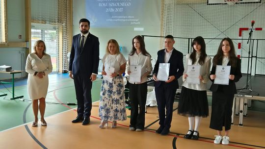 Nowy rok szkolny i nowa hala. Uroczysta inauguracja w chełmskiej „Trójce” [GALERIA ZDJĘĆ] 