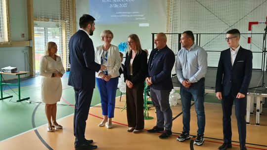 Nowy rok szkolny i nowa hala. Uroczysta inauguracja w chełmskiej „Trójce” [GALERIA ZDJĘĆ] 