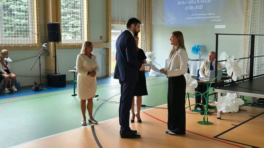 Nowy rok szkolny i nowa hala. Uroczysta inauguracja w chełmskiej „Trójce” [GALERIA ZDJĘĆ] 
