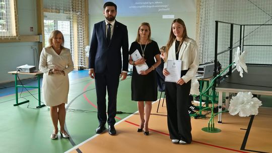 Nowy rok szkolny i nowa hala. Uroczysta inauguracja w chełmskiej „Trójce” [GALERIA ZDJĘĆ] 
