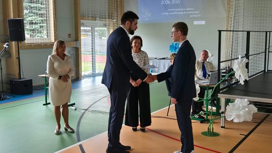 Nowy rok szkolny i nowa hala. Uroczysta inauguracja w chełmskiej „Trójce” [GALERIA ZDJĘĆ] 