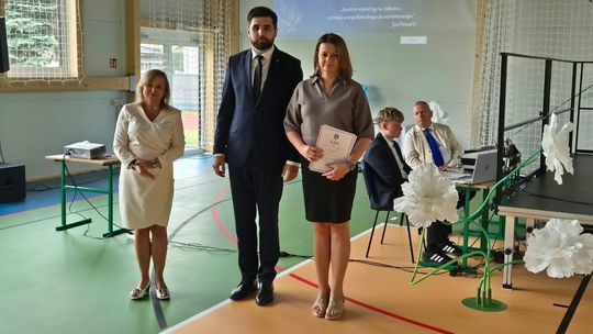 Nowy rok szkolny i nowa hala. Uroczysta inauguracja w chełmskiej „Trójce” [GALERIA ZDJĘĆ] 