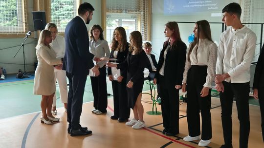 Nowy rok szkolny i nowa hala. Uroczysta inauguracja w chełmskiej „Trójce” [GALERIA ZDJĘĆ] 
