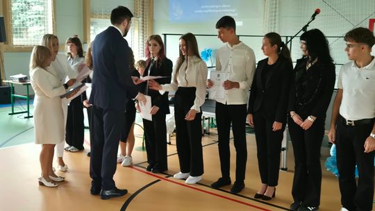 Nowy rok szkolny i nowa hala. Uroczysta inauguracja w chełmskiej „Trójce” [GALERIA ZDJĘĆ] 