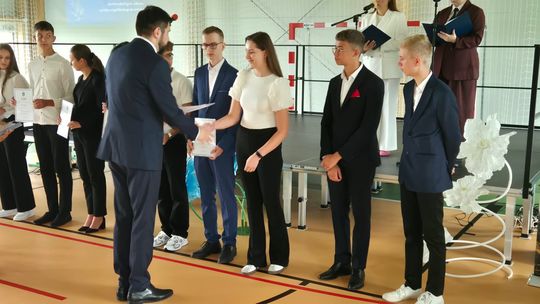 Nowy rok szkolny i nowa hala. Uroczysta inauguracja w chełmskiej „Trójce” [GALERIA ZDJĘĆ] 