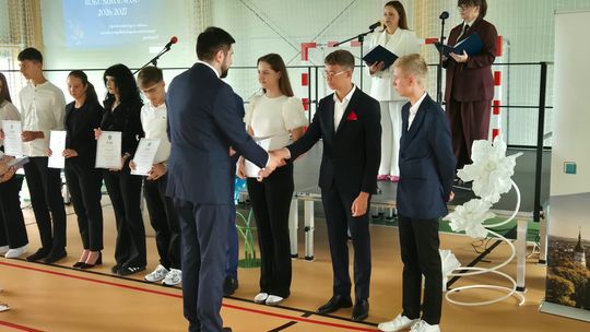 Nowy rok szkolny i nowa hala. Uroczysta inauguracja w chełmskiej „Trójce” [GALERIA ZDJĘĆ] 