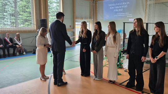 Nowy rok szkolny i nowa hala. Uroczysta inauguracja w chełmskiej „Trójce” [GALERIA ZDJĘĆ] 