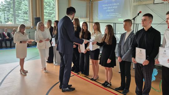 Nowy rok szkolny i nowa hala. Uroczysta inauguracja w chełmskiej „Trójce” [GALERIA ZDJĘĆ] 