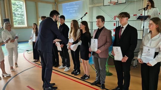 Nowy rok szkolny i nowa hala. Uroczysta inauguracja w chełmskiej „Trójce” [GALERIA ZDJĘĆ] 