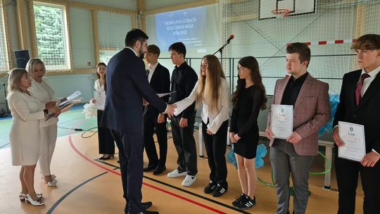Nowy rok szkolny i nowa hala. Uroczysta inauguracja w chełmskiej „Trójce” [GALERIA ZDJĘĆ] 