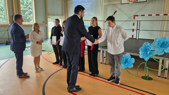 Nowy rok szkolny i nowa hala. Uroczysta inauguracja w chełmskiej „Trójce” [GALERIA ZDJĘĆ] 