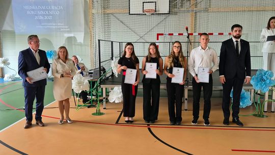 Nowy rok szkolny i nowa hala. Uroczysta inauguracja w chełmskiej „Trójce” [GALERIA ZDJĘĆ] 