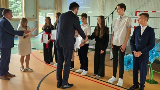Nowy rok szkolny i nowa hala. Uroczysta inauguracja w chełmskiej „Trójce” [GALERIA ZDJĘĆ] 