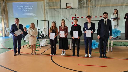 Nowy rok szkolny i nowa hala. Uroczysta inauguracja w chełmskiej „Trójce” [GALERIA ZDJĘĆ] 
