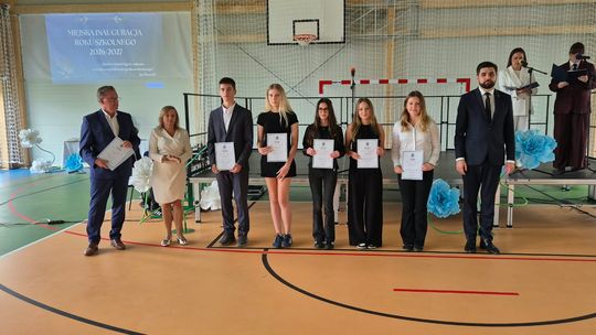 Nowy rok szkolny i nowa hala. Uroczysta inauguracja w chełmskiej „Trójce” [GALERIA ZDJĘĆ] 