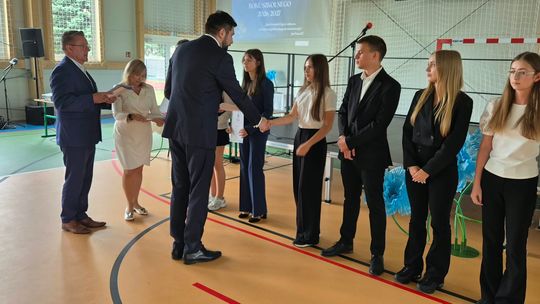 Nowy rok szkolny i nowa hala. Uroczysta inauguracja w chełmskiej „Trójce” [GALERIA ZDJĘĆ] 