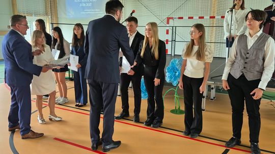 Nowy rok szkolny i nowa hala. Uroczysta inauguracja w chełmskiej „Trójce” [GALERIA ZDJĘĆ] 