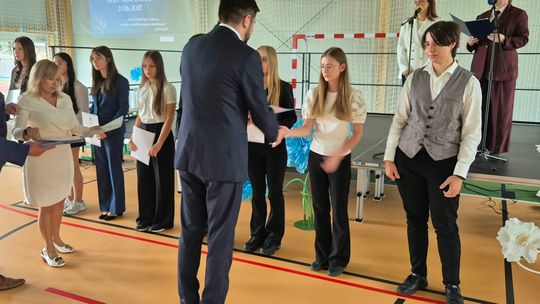 Nowy rok szkolny i nowa hala. Uroczysta inauguracja w chełmskiej „Trójce” [GALERIA ZDJĘĆ] 