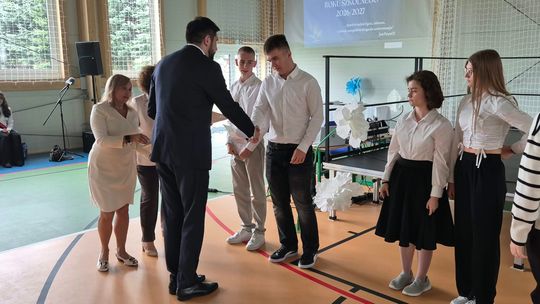 Nowy rok szkolny i nowa hala. Uroczysta inauguracja w chełmskiej „Trójce” [GALERIA ZDJĘĆ] 