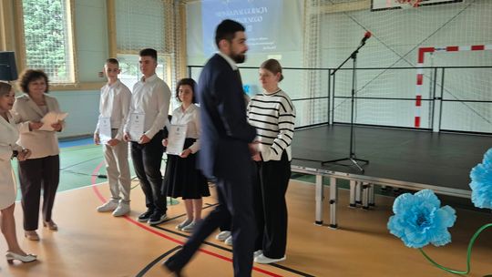 Nowy rok szkolny i nowa hala. Uroczysta inauguracja w chełmskiej „Trójce” [GALERIA ZDJĘĆ] 