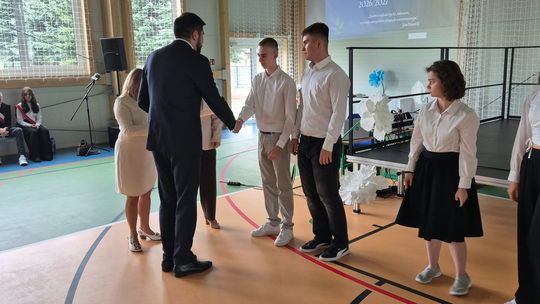 Nowy rok szkolny i nowa hala. Uroczysta inauguracja w chełmskiej „Trójce” [GALERIA ZDJĘĆ] 