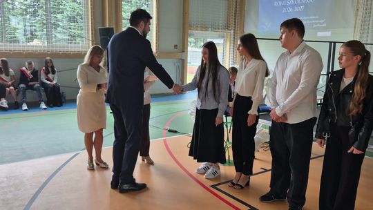 Nowy rok szkolny i nowa hala. Uroczysta inauguracja w chełmskiej „Trójce” [GALERIA ZDJĘĆ] 