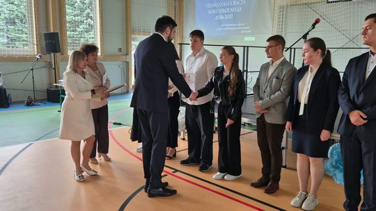 Nowy rok szkolny i nowa hala. Uroczysta inauguracja w chełmskiej „Trójce” [GALERIA ZDJĘĆ] 