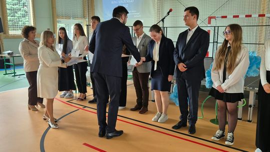 Nowy rok szkolny i nowa hala. Uroczysta inauguracja w chełmskiej „Trójce” [GALERIA ZDJĘĆ] 