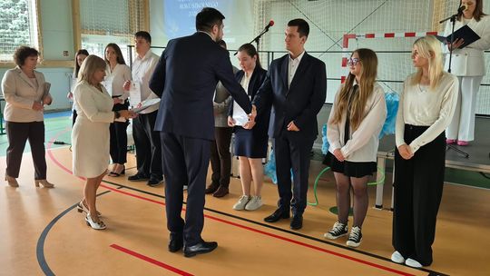 Nowy rok szkolny i nowa hala. Uroczysta inauguracja w chełmskiej „Trójce” [GALERIA ZDJĘĆ] 