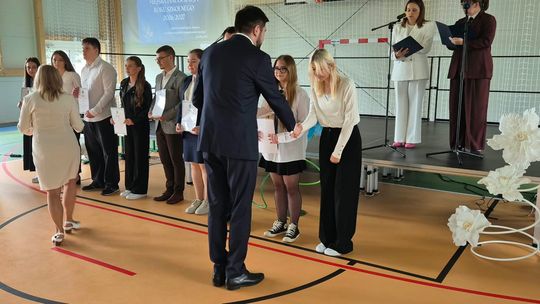 Nowy rok szkolny i nowa hala. Uroczysta inauguracja w chełmskiej „Trójce” [GALERIA ZDJĘĆ] 