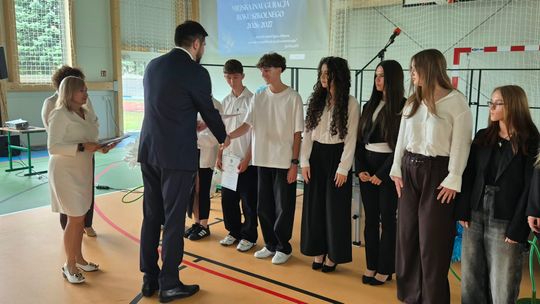 Nowy rok szkolny i nowa hala. Uroczysta inauguracja w chełmskiej „Trójce” [GALERIA ZDJĘĆ] 