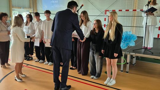 Nowy rok szkolny i nowa hala. Uroczysta inauguracja w chełmskiej „Trójce” [GALERIA ZDJĘĆ] 