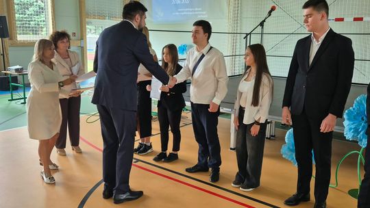 Nowy rok szkolny i nowa hala. Uroczysta inauguracja w chełmskiej „Trójce” [GALERIA ZDJĘĆ] 