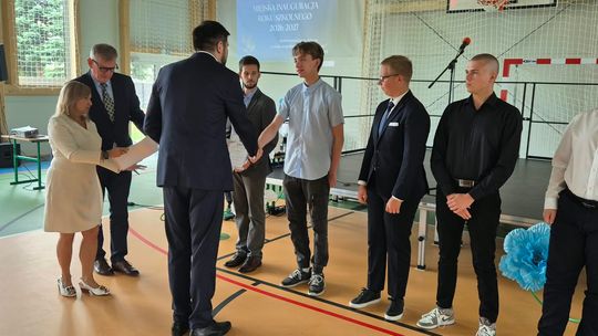 Nowy rok szkolny i nowa hala. Uroczysta inauguracja w chełmskiej „Trójce” [GALERIA ZDJĘĆ] 
