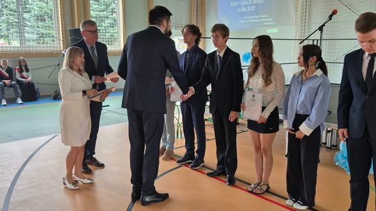 Nowy rok szkolny i nowa hala. Uroczysta inauguracja w chełmskiej „Trójce” [GALERIA ZDJĘĆ] 