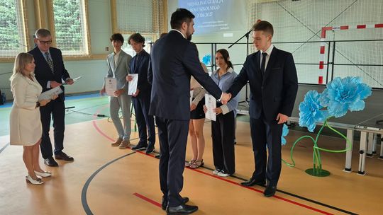 Nowy rok szkolny i nowa hala. Uroczysta inauguracja w chełmskiej „Trójce” [GALERIA ZDJĘĆ] 