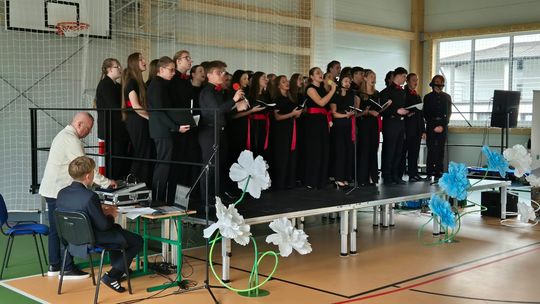 Nowy rok szkolny i nowa hala. Uroczysta inauguracja w chełmskiej „Trójce” [GALERIA ZDJĘĆ] 