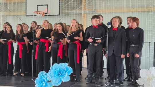 Nowy rok szkolny i nowa hala. Uroczysta inauguracja w chełmskiej „Trójce” [GALERIA ZDJĘĆ] 