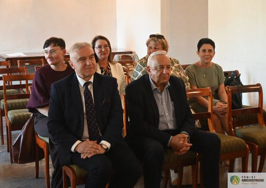Pow. krasnostawski. 10 nauczycieli odebrało akty mianowania [GALERIA ZDJĘĆ] 