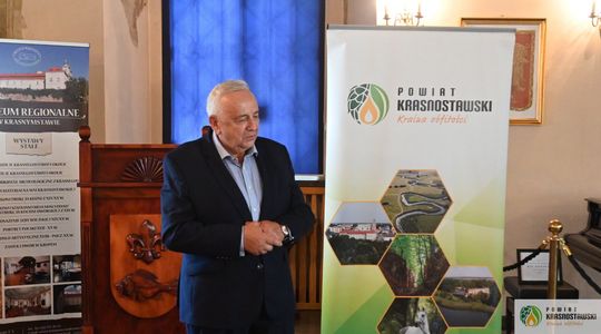 Pow. krasnostawski. 10 nauczycieli odebrało akty mianowania [GALERIA ZDJĘĆ] 