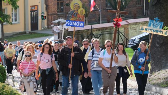 Rozpoczął się odpust na Górze Chełmskiej. Przybyli pielgrzymi i wierni [ZDJĘCIA]