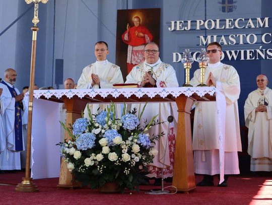 Chełm. Suma pontyfikalna, której przewodniczy arcybiskup Antonio Guido Filipazzi, Nuncjusz Apostolski w Polsce [GALERIA ZDJĘĆ]