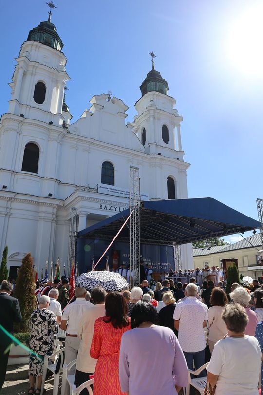 Chełm. Suma pontyfikalna, której przewodniczy arcybiskup Antonio Guido Filipazzi, Nuncjusz Apostolski w Polsce [GALERIA ZDJĘĆ] 
