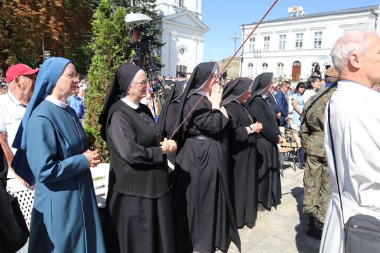 Chełm. Suma pontyfikalna, której przewodniczy arcybiskup Antonio Guido Filipazzi, Nuncjusz Apostolski w Polsce [GALERIA ZDJĘĆ] 