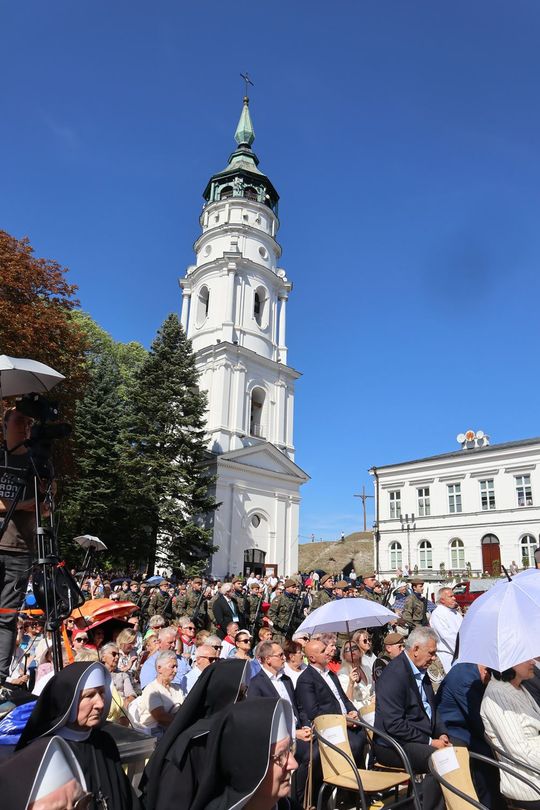 Chełm. Suma pontyfikalna, której przewodniczy arcybiskup Antonio Guido Filipazzi, Nuncjusz Apostolski w Polsce [GALERIA ZDJĘĆ] 
