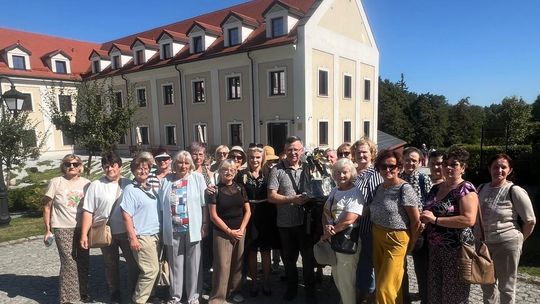 „Na tak dobrym weselu to dawno nie byliśmy”. Seniorzy z ziemi włodawskiej z wizytą w gminie Kodeń [ZDJĘCIA]
