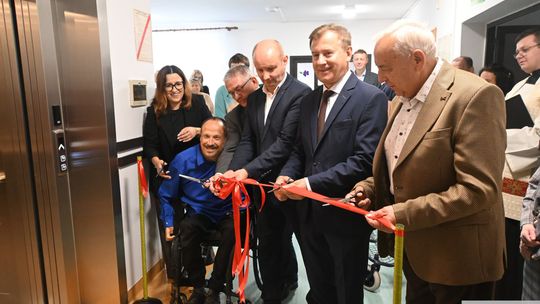 Pow. krasnostawski. Łatwiej i bezpieczniej. Dwie inwestycje w DPS [GALERIA ZDJĘĆ]