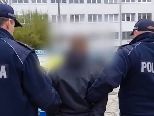 30-latek próbował staranować funkcjonariusza. Pościg i narkotyki w Wólce Okopskiej [ZDJĘCIA, FILM]