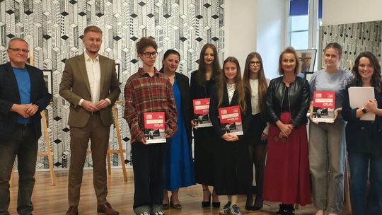 Podsumowanie Wojewódzkiego Konkursu Fotograficznego Młodzieży „Zatrzymani w codzienności” [ZDJĘCIA]