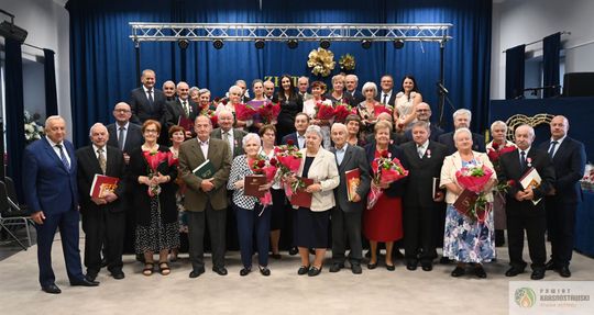 Pół wieku i więcej razem. W Fajsławicach świętowali niezwykłe małżeńskie jubileusze [GALERIA ZDJĘĆ]
